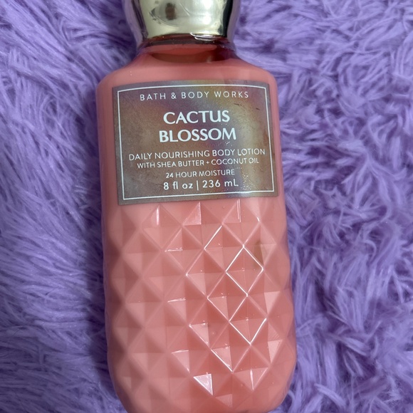 Bath and Body Works Daily Nourishing Lotion - CACTUS BLOSSOM - Picture 2 of 3